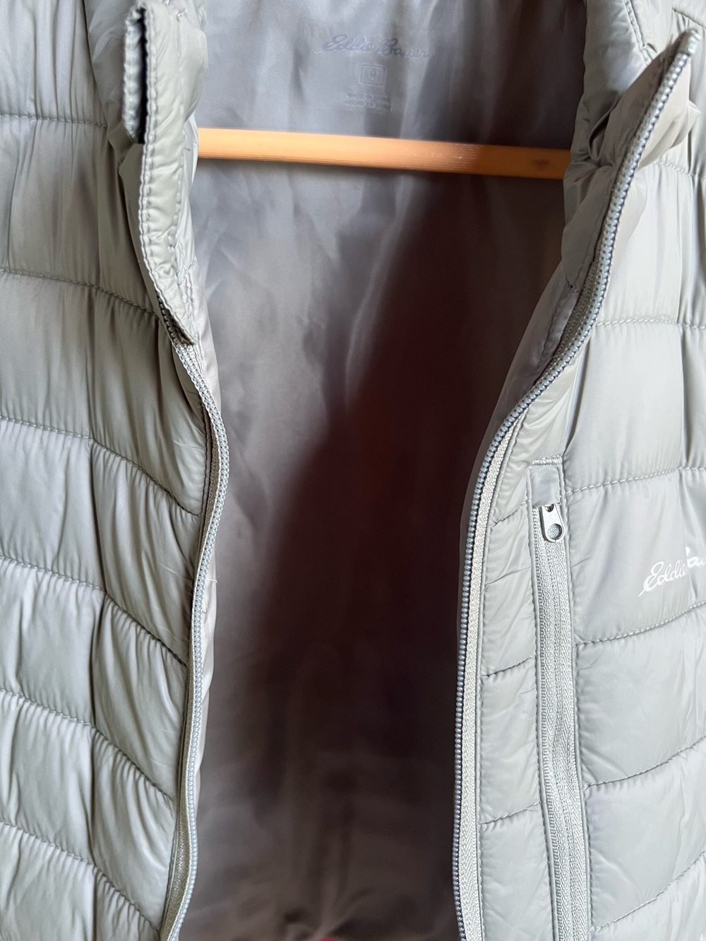 Eddie Bauer Quilted Puffer Vest Men’s Medium - Picture 8 of 8